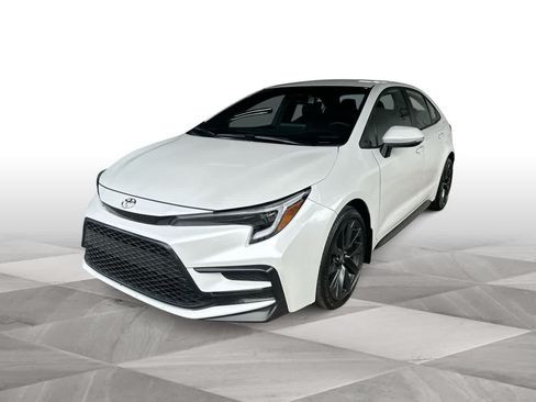 Used 2026 Toyota Corolla SE FWD image 1