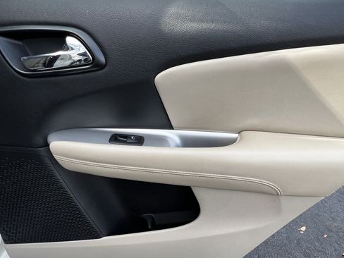 Used 2014 Dodge Journey American Value Package w/ Flexible Seating Group image 37