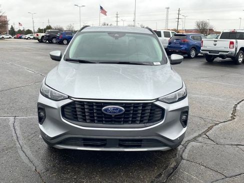 Used 2024 Ford Escape Platinum AWD/4WD image 2