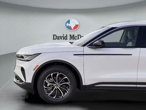 New 2026 Lincoln Nautilus Premier image 29