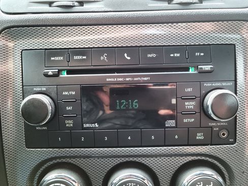 Used 2013 Dodge Challenger R/T image 10