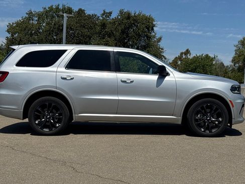 Used 2025 Dodge Durango GT AWD/4WD image 3