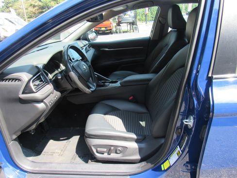 Used 2023 Toyota Camry SE w/ Convenience Package image 17