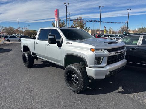 Used 2022 Chevrolet Silverado 2500 LTZ image 4