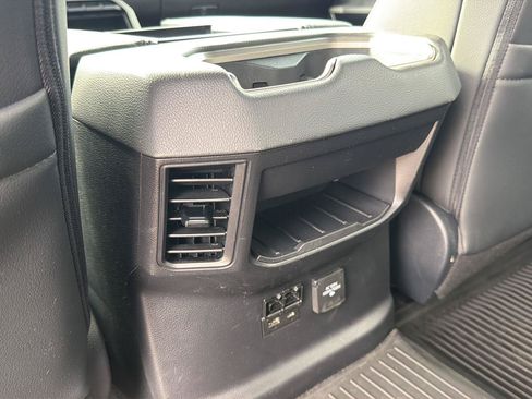 Used 2025 Toyota Tundra Limited AWD/4WD image 17