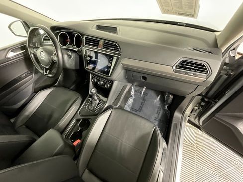 Used 2019 Volkswagen Tiguan SE image 19