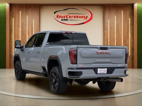 Used 2024 GMC Sierra 2500 AT4 w/ AT4 Premium Plus Package AWD/4WD image 5