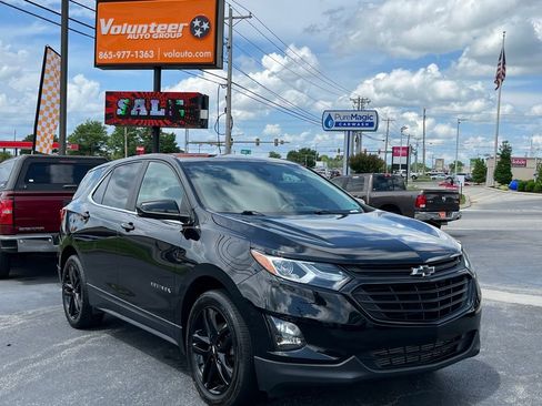 Used 2021 Chevrolet Equinox LT FWD image 2