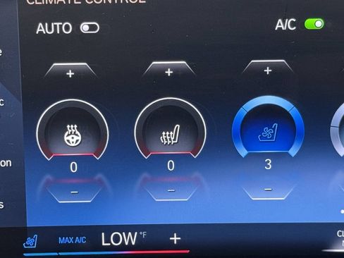 Used 2023 BMW X7 xDrive40i w/ Executive Package AWD/4WD image 46