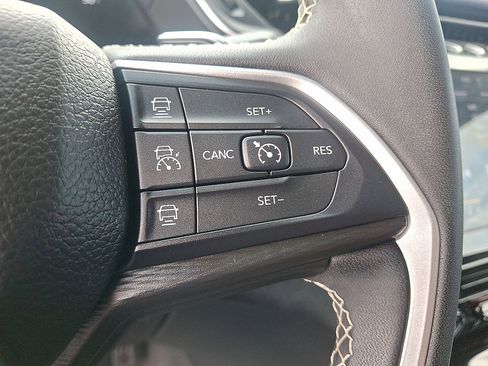 Used 2024 Jeep Grand Cherokee L Laredo AWD/4WD image 24