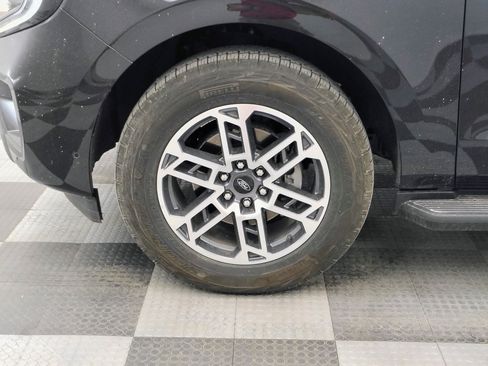 Used 2025 Ford Expedition Max Active AWD/4WD image 9