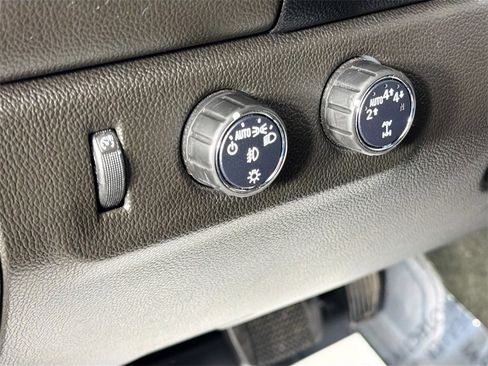 Used 2018 GMC Canyon Denali image 10