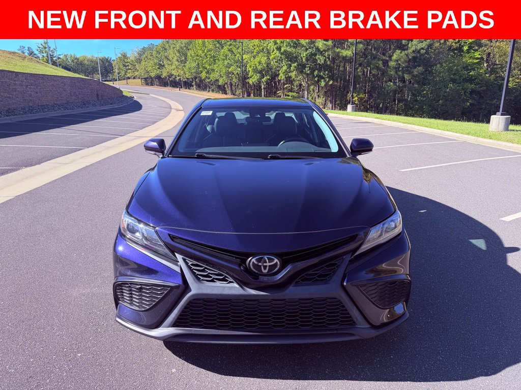 Used 2022 Toyota Camry SE FWD image 2