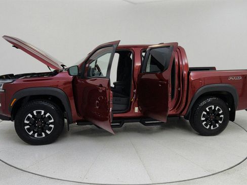 Used 2022 Nissan Frontier PRO-4X w/ Technology Package image 9