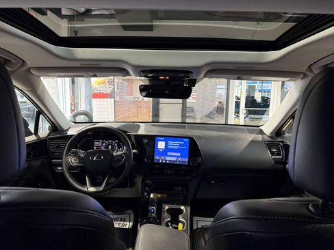 Used 2025 Lexus NX 250 FWD image 22