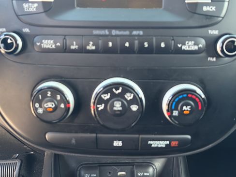 Used 2016 Kia Soul FWD image 31