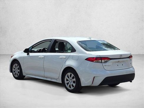 Used 2025 Toyota Corolla LE FWD image 4