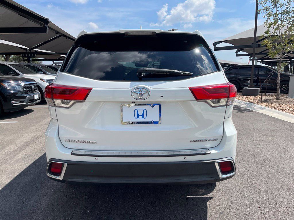 Used 2019 Toyota Highlander Limited Platinum AWD/4WD image 5