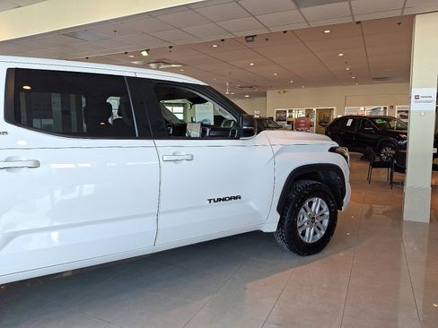 Used 2023 Toyota Tundra SR5 image 8