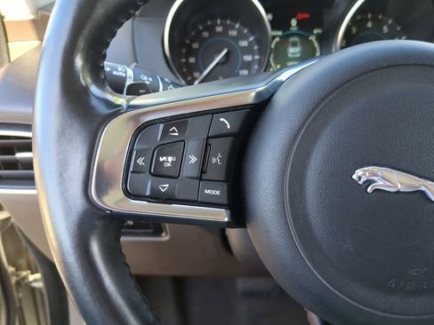 Used 2018 Jaguar F-PACE Prestige image 29