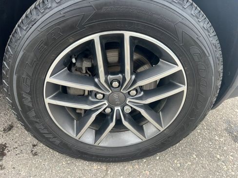 Used 2019 Jeep Grand Cherokee Limited AWD/4WD image 11