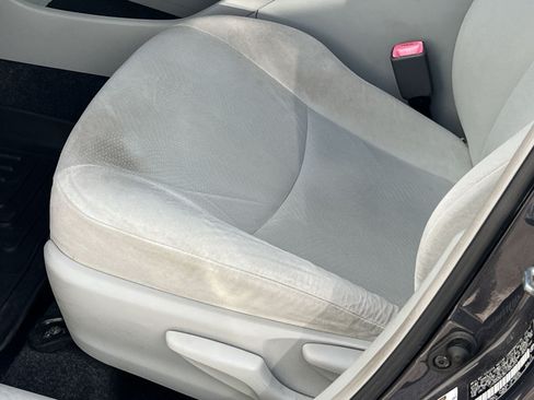 Used 2012 Toyota Prius Three w/ Solar Roof Pkg FWD image 12