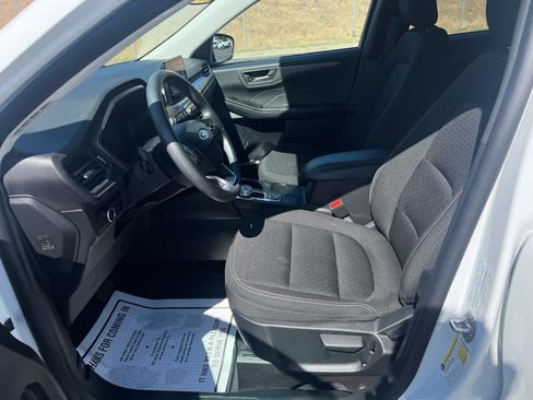 Used 2025 Ford Escape Active AWD/4WD image 11