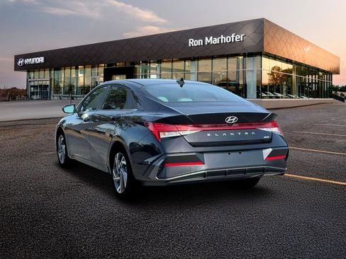 New 2026 Hyundai Elantra Limited FWD image 5