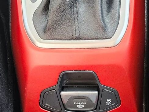 Used 2018 Jeep Renegade Trailhawk w/ Cold Weather Group II image 26