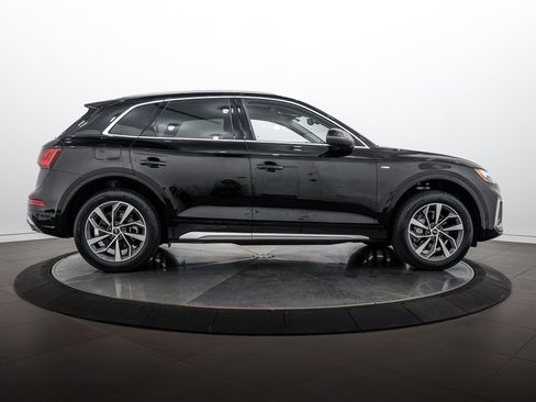 Used 2023 Audi Q5 2.0T Premium w/ Convenience Package AWD/4WD image 3