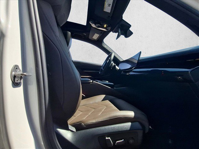 Certified 2024 BMW 530i xDrive w/ Convenience Package AWD/4WD image 24