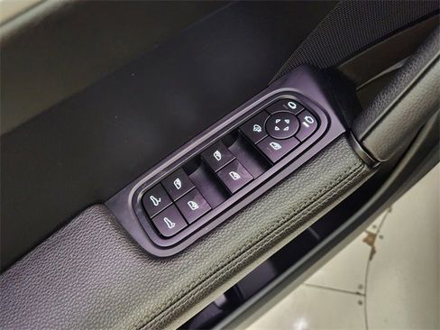 Used 2024 Porsche Cayenne Coupe image 22