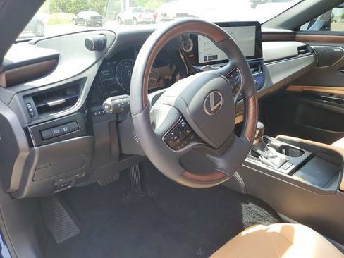 Used 2025 Lexus ES 350 Ultra Luxury w/ Accessory Package (Z1) FWD image 8