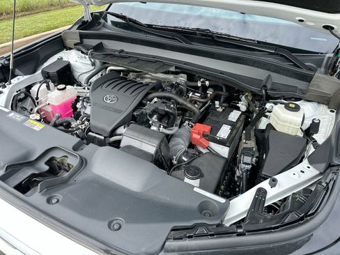 Used 2024 Toyota Grand Highlander AWD image 25