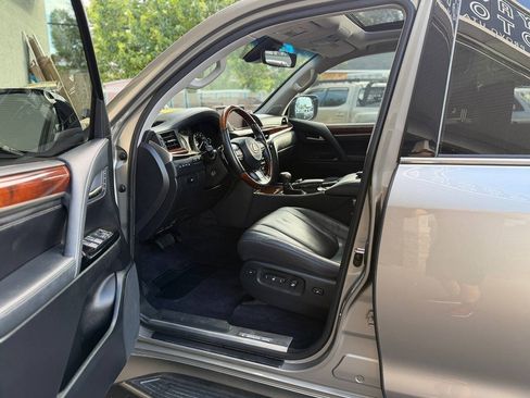 Used 2017 Lexus LX 570 4WD w/ Luxury Package image 37