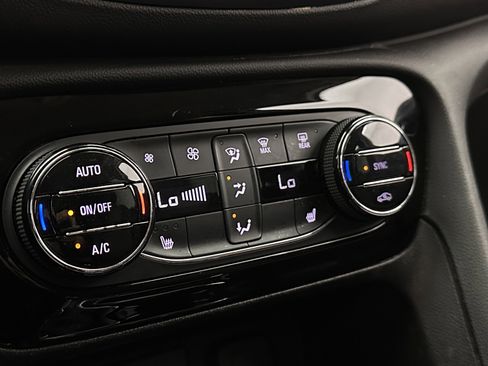 Used 2023 Buick Encore GX Select image 16