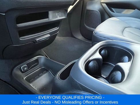 New 2026 Chrysler Pacifica Select image 18