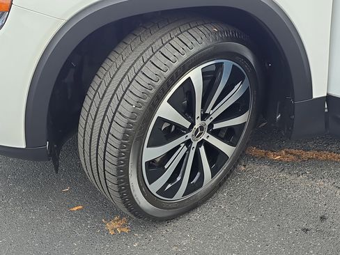 Certified 2023 Mercedes-Benz GLB 250 image 31