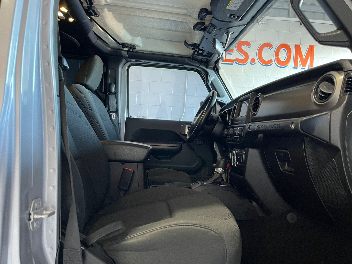 Used 2019 Jeep Wrangler Unlimited Sport S AWD/4WD image 14