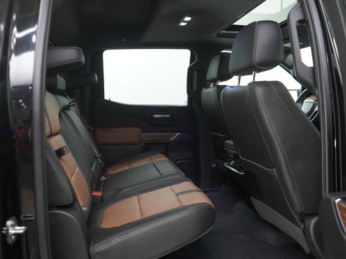 Used 2019 Chevrolet Silverado 1500 High Country w/ Technology Package AWD/4WD image 12