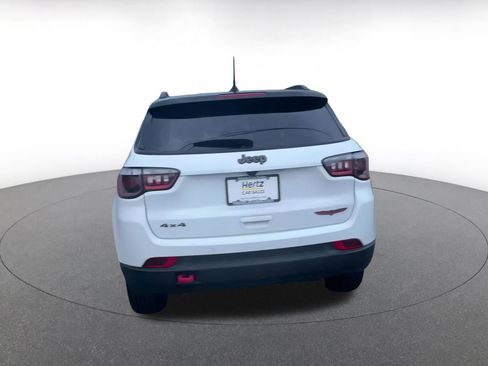 Used 2025 Jeep Compass Trailhawk image 12