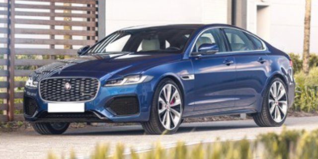 Used 2022 Jaguar XF SE RWD image 1
