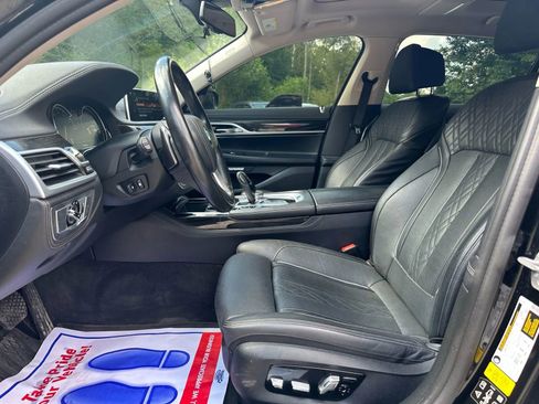 Used 2018 BMW 750i xDrive image 33