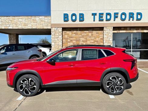 New 2026 Chevrolet Trax RS w/ Driver Confidence Package image 2