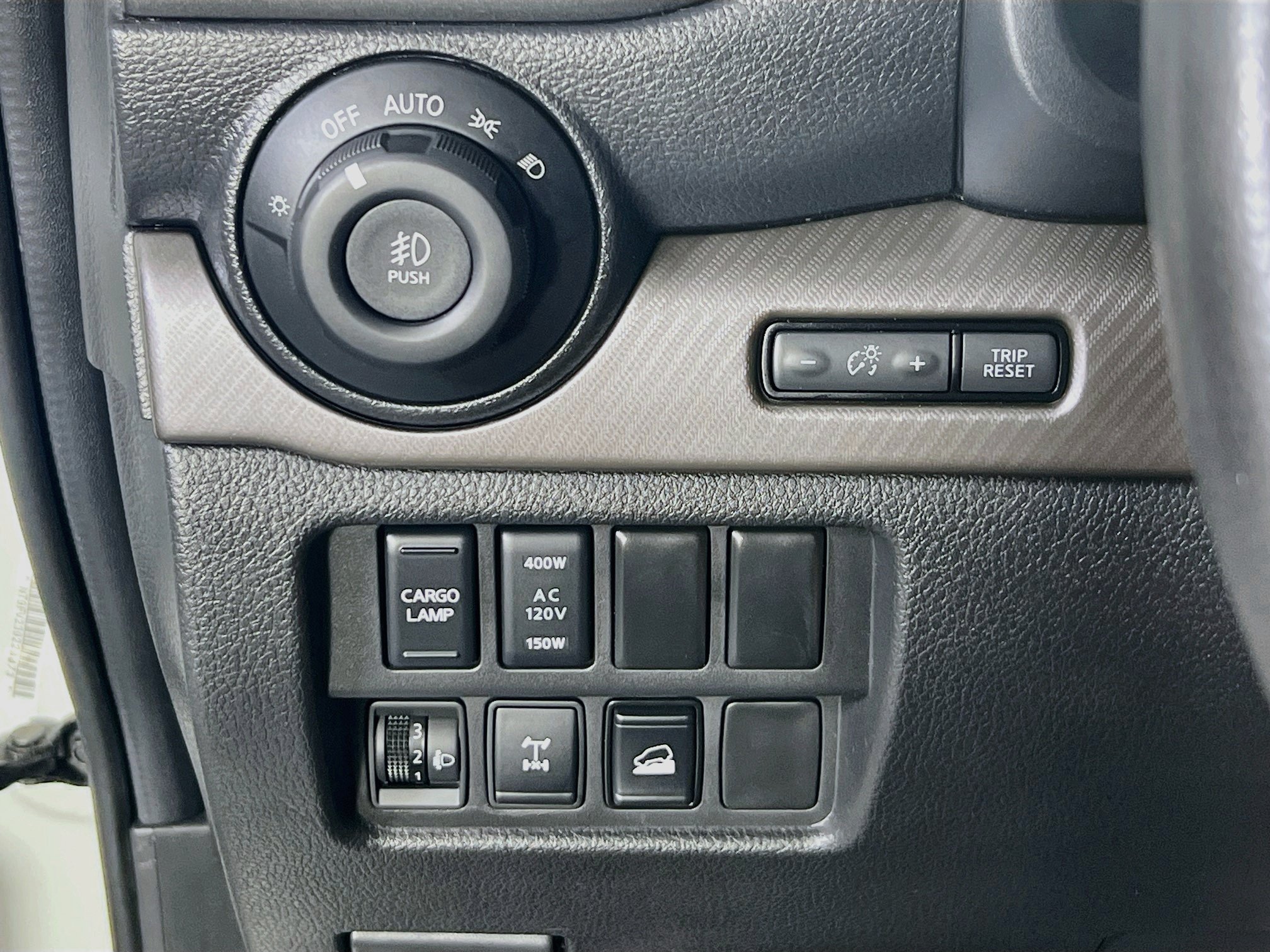 Used 2024 Nissan Titan PRO-4X w/ Pro-4x Convenience Package AWD/4WD image 10