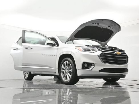 Used 2018 Chevrolet Traverse Premier w/ Driver Confidence II Package FWD image 53