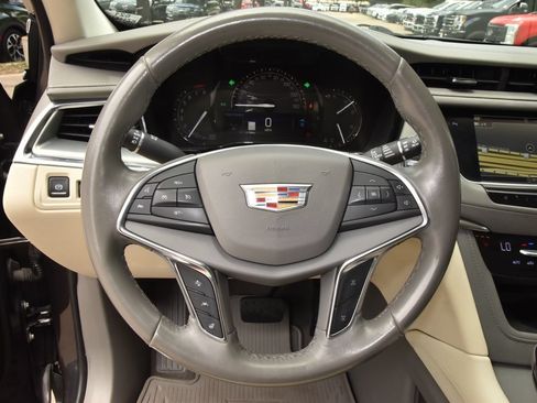 Used 2019 Cadillac XT5 Luxury FWD image 22