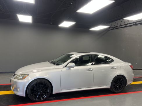 Used 2006 Lexus IS 250 image 2