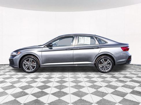 Used 2024 Volkswagen Jetta SE FWD image 14