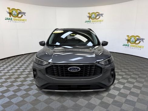 Used 2025 Ford Escape SE FWD image 3